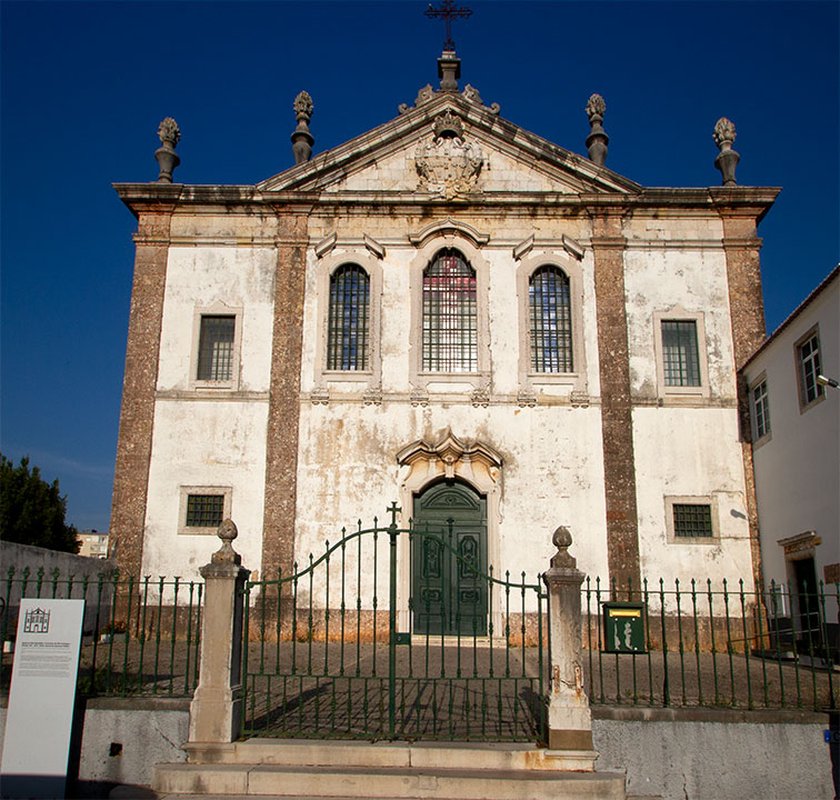 Igreja Paroquial de São Sebastião (do antigo Convento de São Domingos), incluindo parte do claustro anexo à igreja