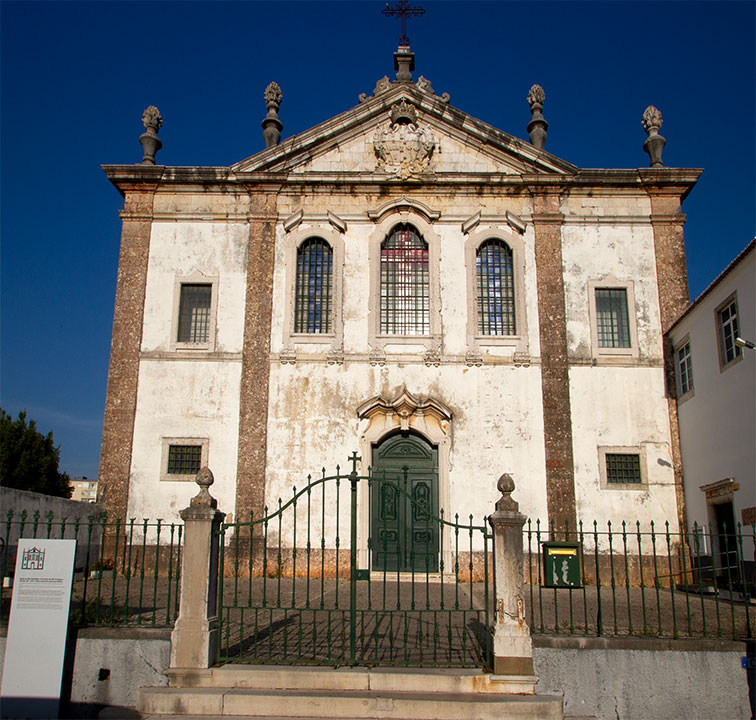 Igreja Paroquial de São Sebastião (do antigo Convento de São Domingos), incluindo parte do claustro anexo à igreja